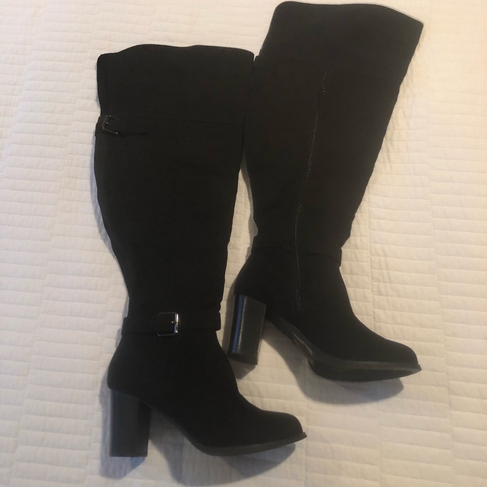 Black over knee faux suede Torrid boot size 9